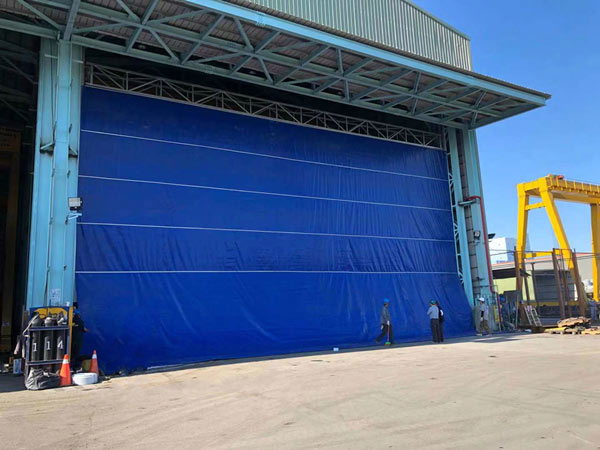 中鼎集团台湾俊鼎机械厂柔性大门安装完成 中鼎集团台湾俊鼎机械厂柔性大门安装完成