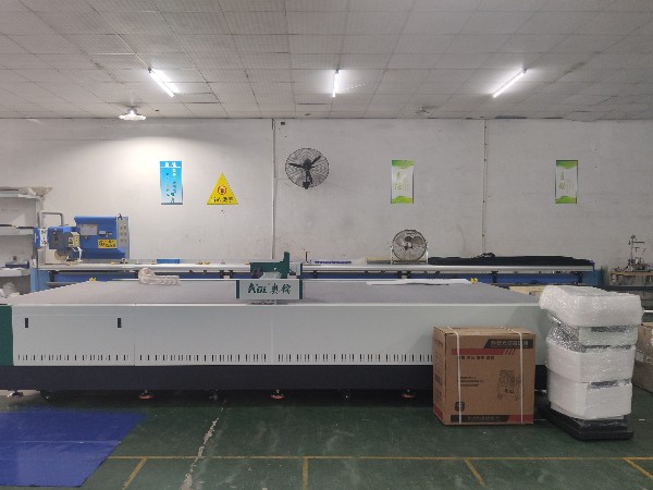 自动裁布机 自动裁布机