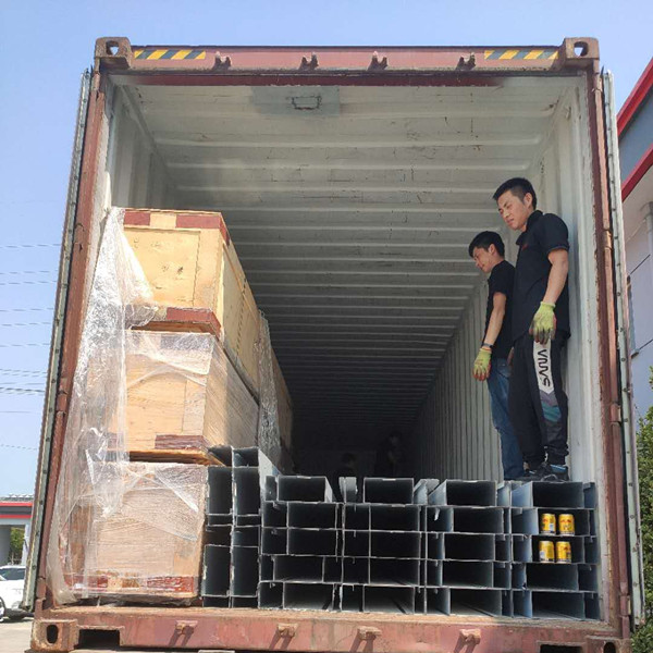 新加坡装货中 新加坡装货中