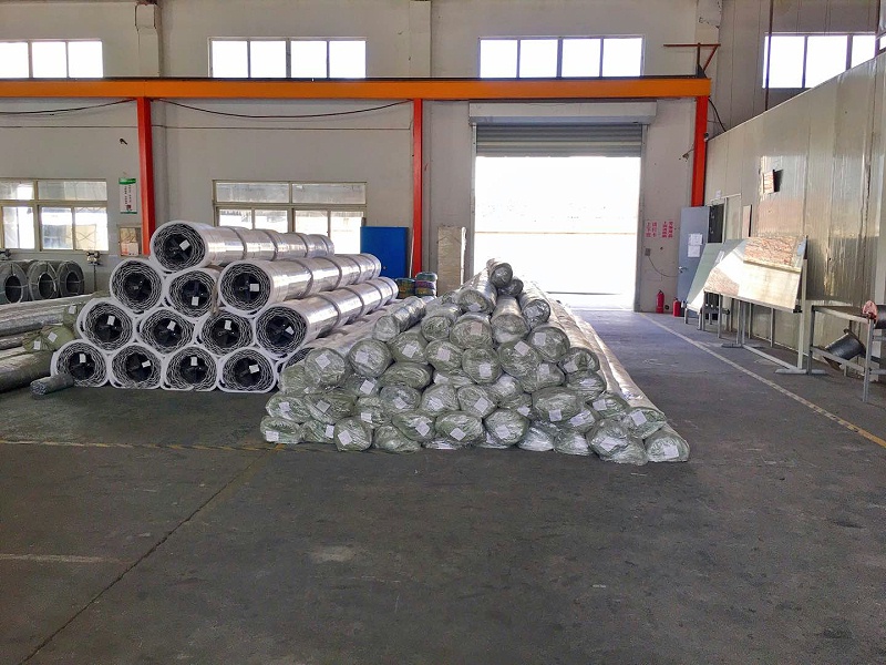 新加坡库存堆积如山 新加坡库存堆积如山